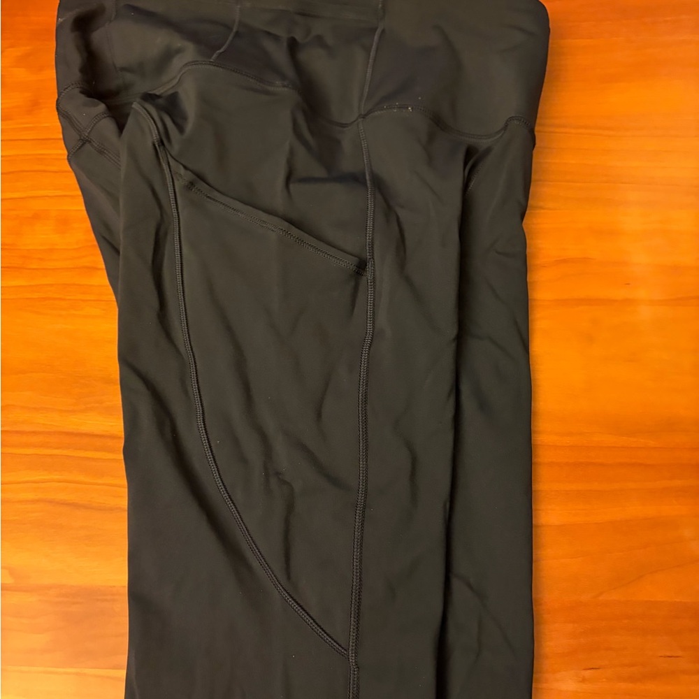 lululemon Navy Blue crop leggings with pockets - Picture 3 of 8
